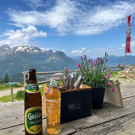 Bischofsmuetze Annaberg im Lammertal