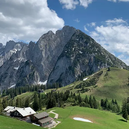 Bischofsmuetze - Direkt An Der Skipiste Im Skigebiet Dachstein West Horská chata