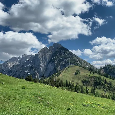 Bischofsmuetze Chalet Annaberg im Lammertal