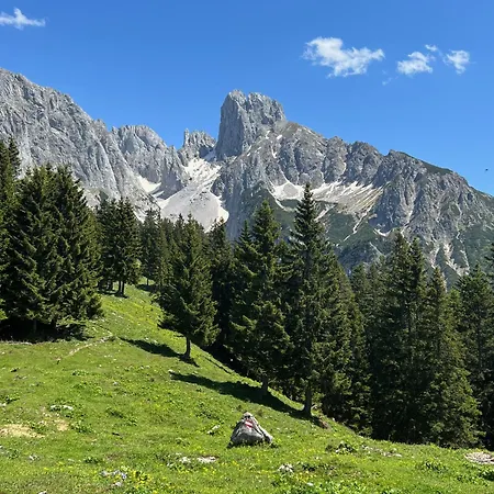 Bischofsmuetze - Direkt An Der Skipiste Im Skigebiet Dachstein West Alpehytte *