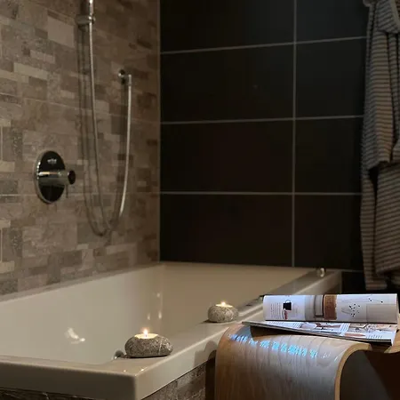 Bischofsmuetze - Direkt An Der Skipiste Im Skigebiet Dachstein West