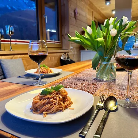 Bischofsmuetze - Direkt An Der Skipiste Im Skigebiet Dachstein West 安纳贝格-伦格茨