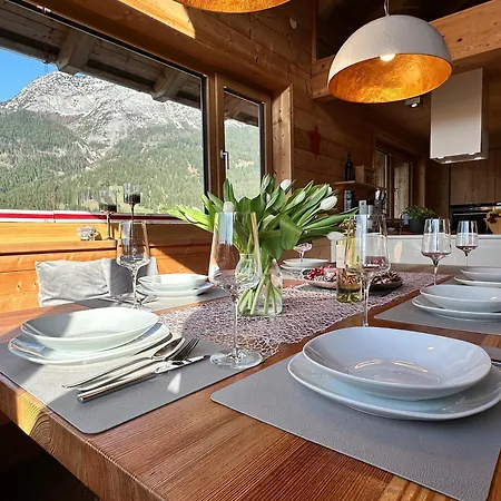 Bischofsmuetze - Direkt An Der Skipiste Im Skigebiet Dachstein West