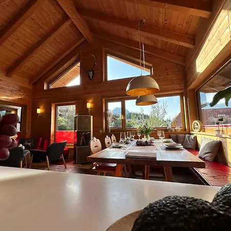 Bischofsmuetze - Direkt An Der Skipiste Im Skigebiet Dachstein West アンベルク・イム・ランマータール