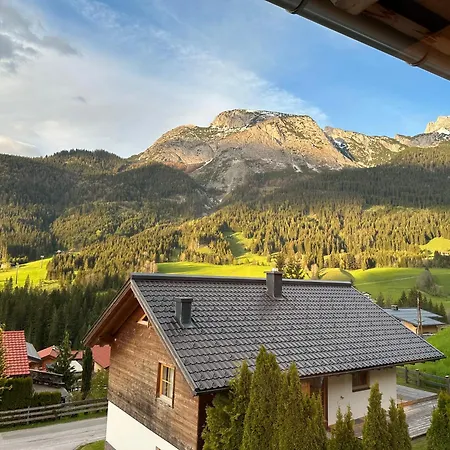 Bischofsmuetze - Direkt An Der Skipiste Im Skigebiet Dachstein West Chalet
