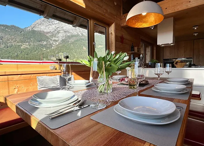 Bischofsmuetze - Direkt An Der Skipiste Im Skigebiet Dachstein West